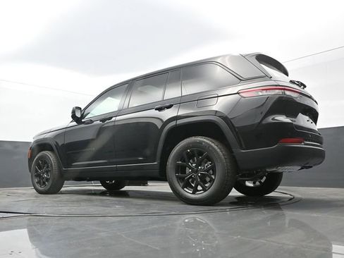 New 2025 Jeep Grand Cherokee Laredo image 56