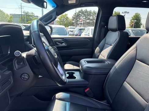 Used 2023 GMC Yukon XL SLT w/ SLT Premium Package AWD/4WD image 12