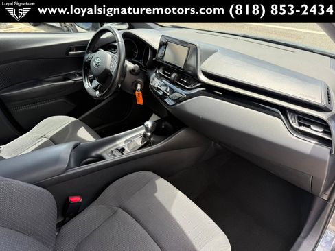 Used 2018 Toyota C-HR XLE FWD image 26