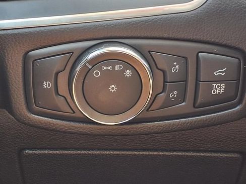Used 2021 Ford Edge Titanium FWD image 13