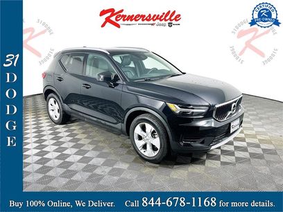 Used 2022 Volvo XC40 T4 Momentum