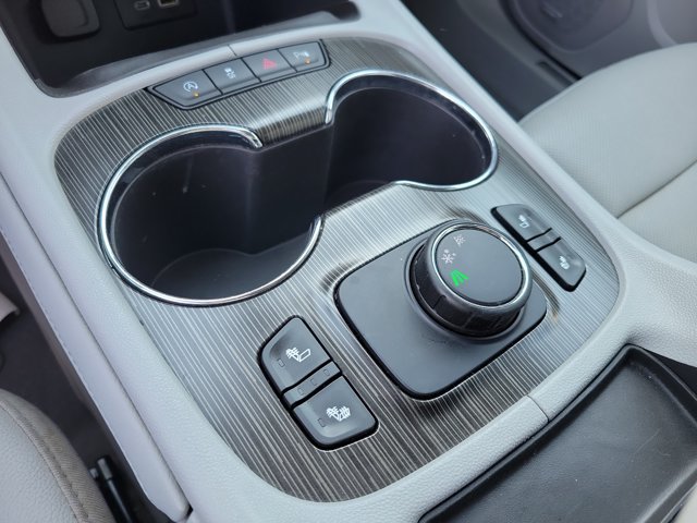 Used 2020 GMC Acadia SLT FWD image 19