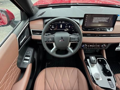 New 2025 Mitsubishi Outlander SEL image 18
