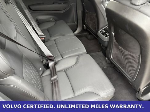 Certified 2025 Volvo XC90 B6 Plus image 34
