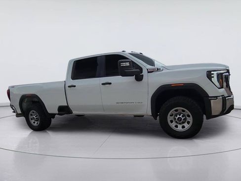 Used 2024 GMC Sierra 2500 Pro AWD/4WD image 2
