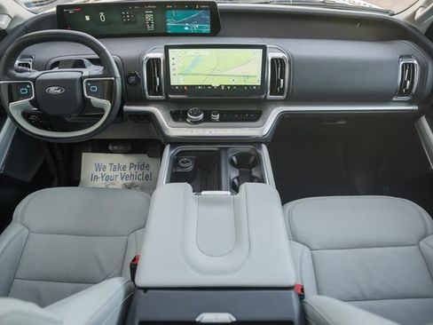 Used 2025 Ford Expedition Max Platinum w/ Driver's Package image 27