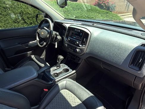 Used 2017 Chevrolet Colorado Z71 AWD/4WD image 27