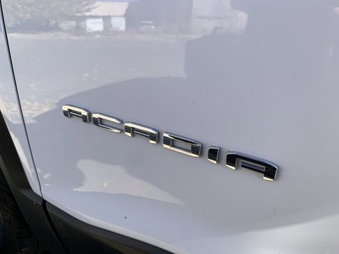 Used 2023 GMC Acadia SLE image 36