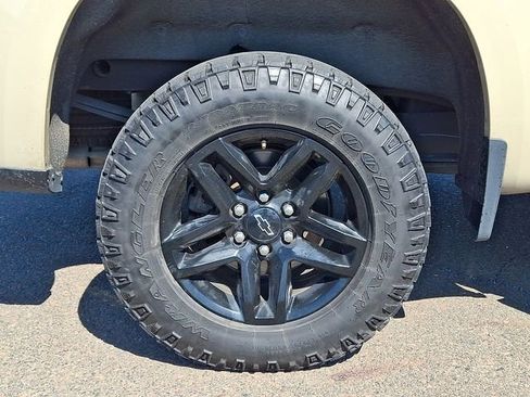 Used 2022 Chevrolet Silverado 1500 LT Trail Boss w/ LT Trail Boss Premium Package AWD/4WD image 6