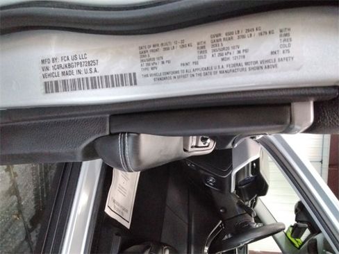 Used 2023 Jeep Grand Cherokee L Limited w/ Luxury Tech Group II image 14