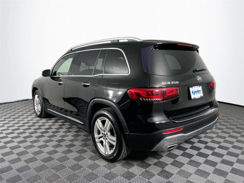 Used 2021 Mercedes-Benz GLB 250 4MATIC image 4