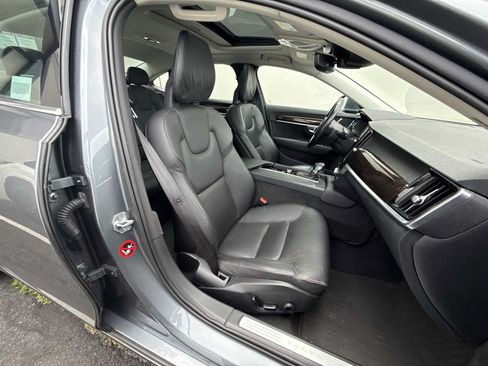 Used 2017 Volvo S90 T5 Momentum w/ Convenience Package FWD image 27