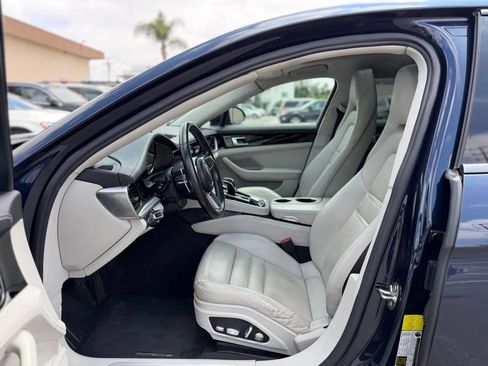 Used 2018 Porsche Panamera image 27