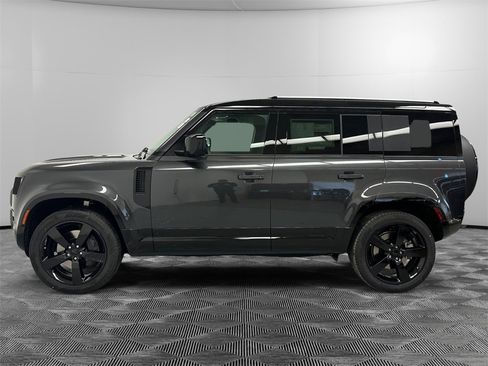 New 2026 Land Rover Defender 110 X-Dynamic SE image 2