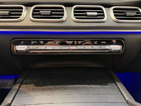 Certified 2025 Mercedes-Benz GLE 350 4MATIC image 18