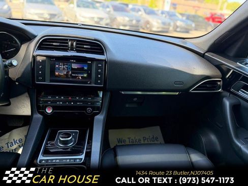 Used 2017 Jaguar F-PACE Premium AWD/4WD image 32