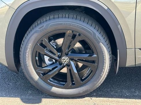 New 2026 Volkswagen Atlas Cross Sport SEL R-Line AWD/4WD image 11