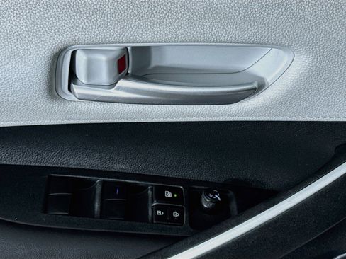 Used 2020 Toyota Corolla SE FWD image 21