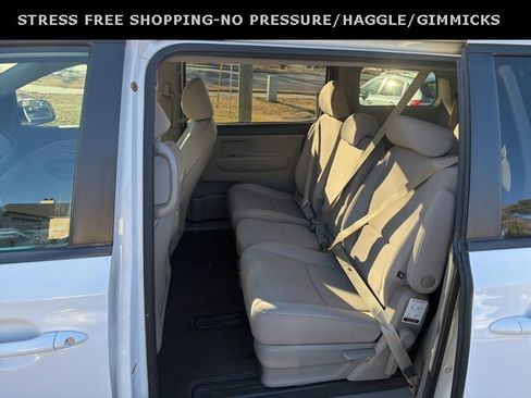 Used 2018 Kia Sedona LX image 25