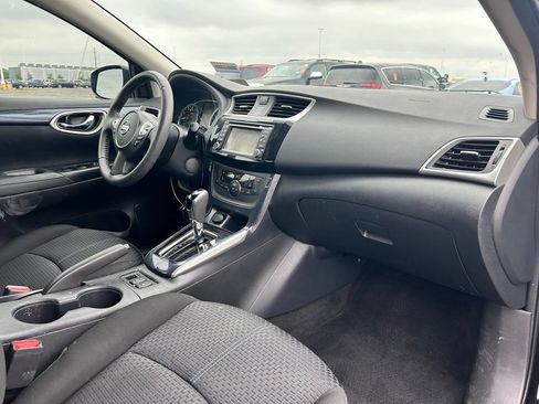 Used 2018 Nissan Sentra SR w/ Technology Package FWD image 7