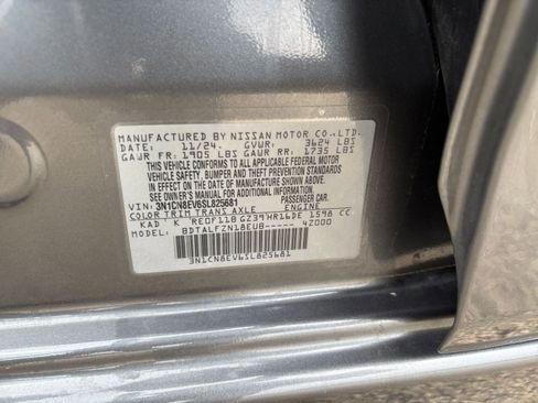 Used 2025 Nissan Versa SV FWD image 27