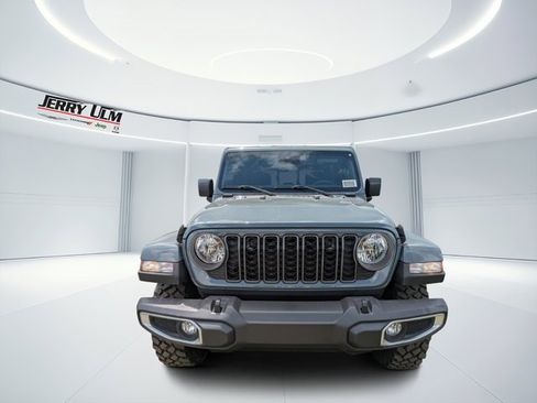 New 2025 Jeep Gladiator Sport image 7