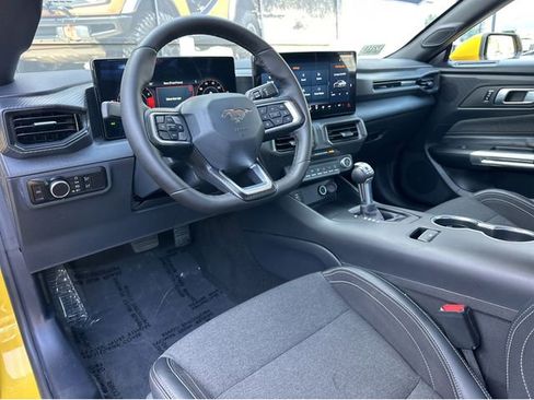 Used 2024 Ford Mustang Coupe RWD image 7