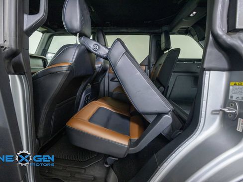 Used 2024 Ford Bronco Outer Banks AWD/4WD image 32