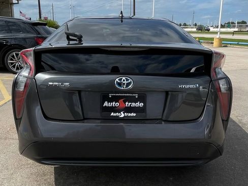 Used 2017 Toyota Prius Four FWD image 10