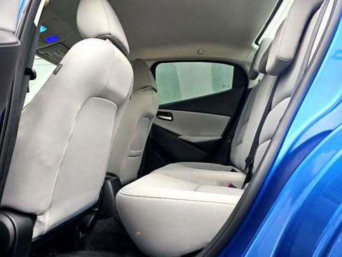 Used 2019 Toyota Yaris XLE image 27