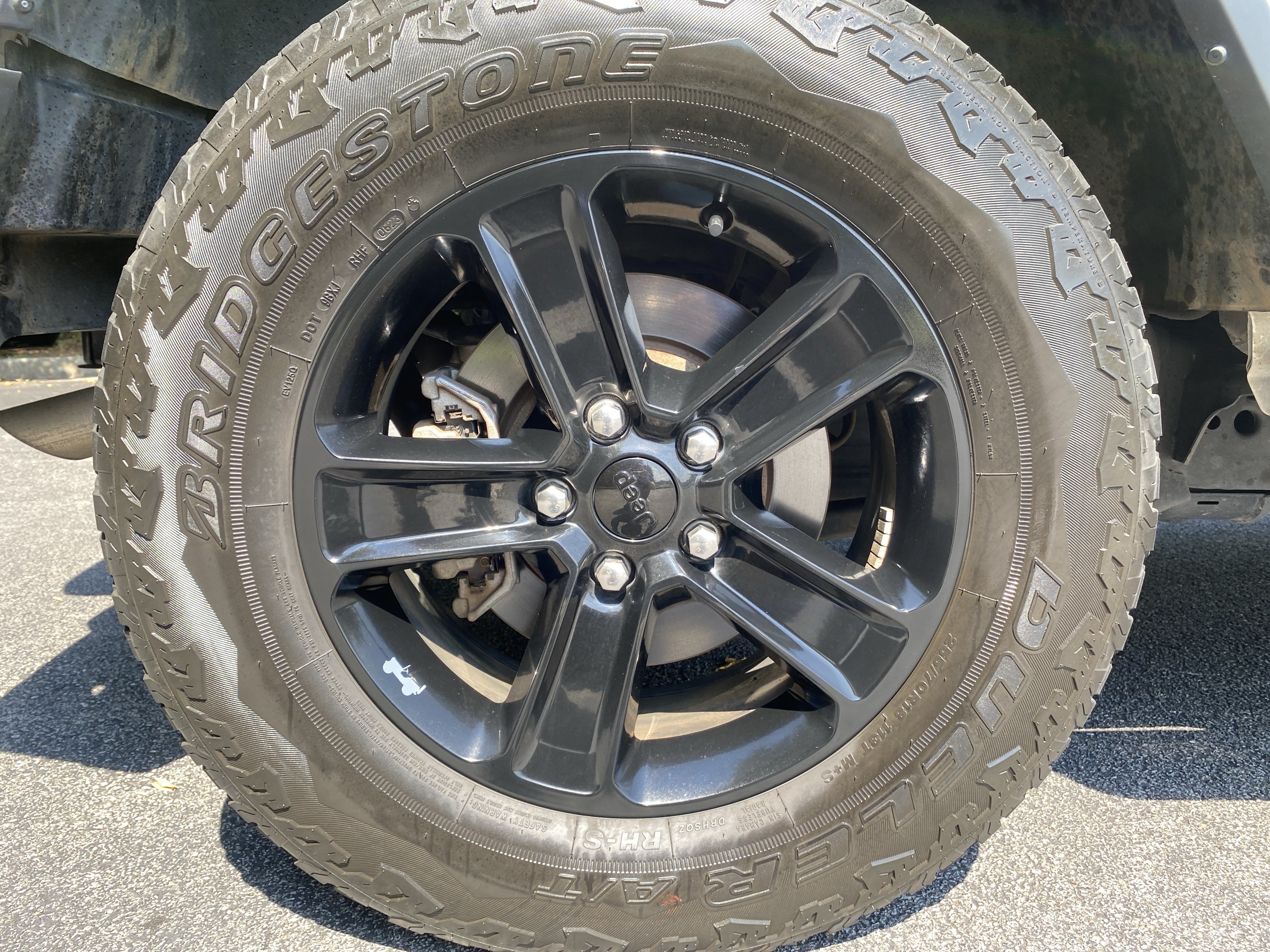 Used 2023 Jeep Wrangler Unlimited Sahara AWD/4WD image 40