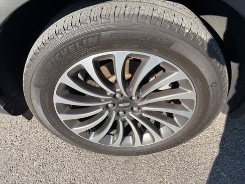 Used 2023 Lincoln Aviator Reserve w/ Equipment Group 201A image 10