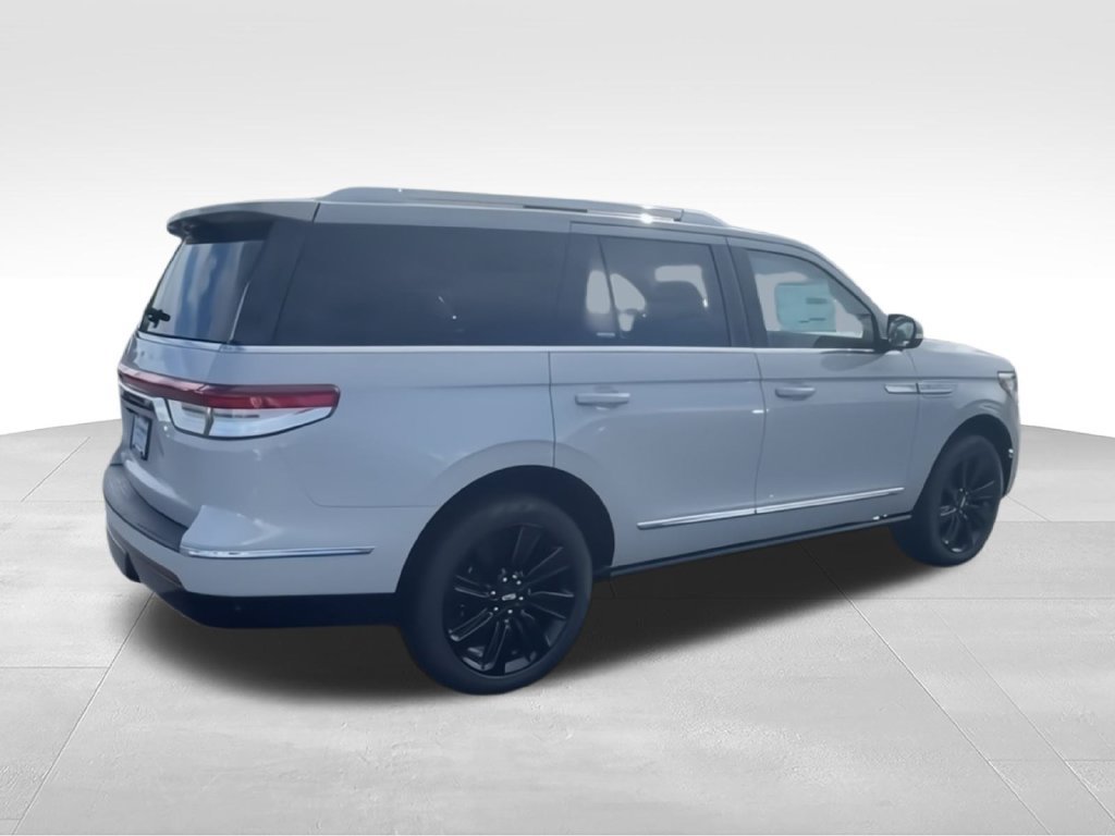 Used 2024 Lincoln Navigator Reserve AWD/4WD image 8