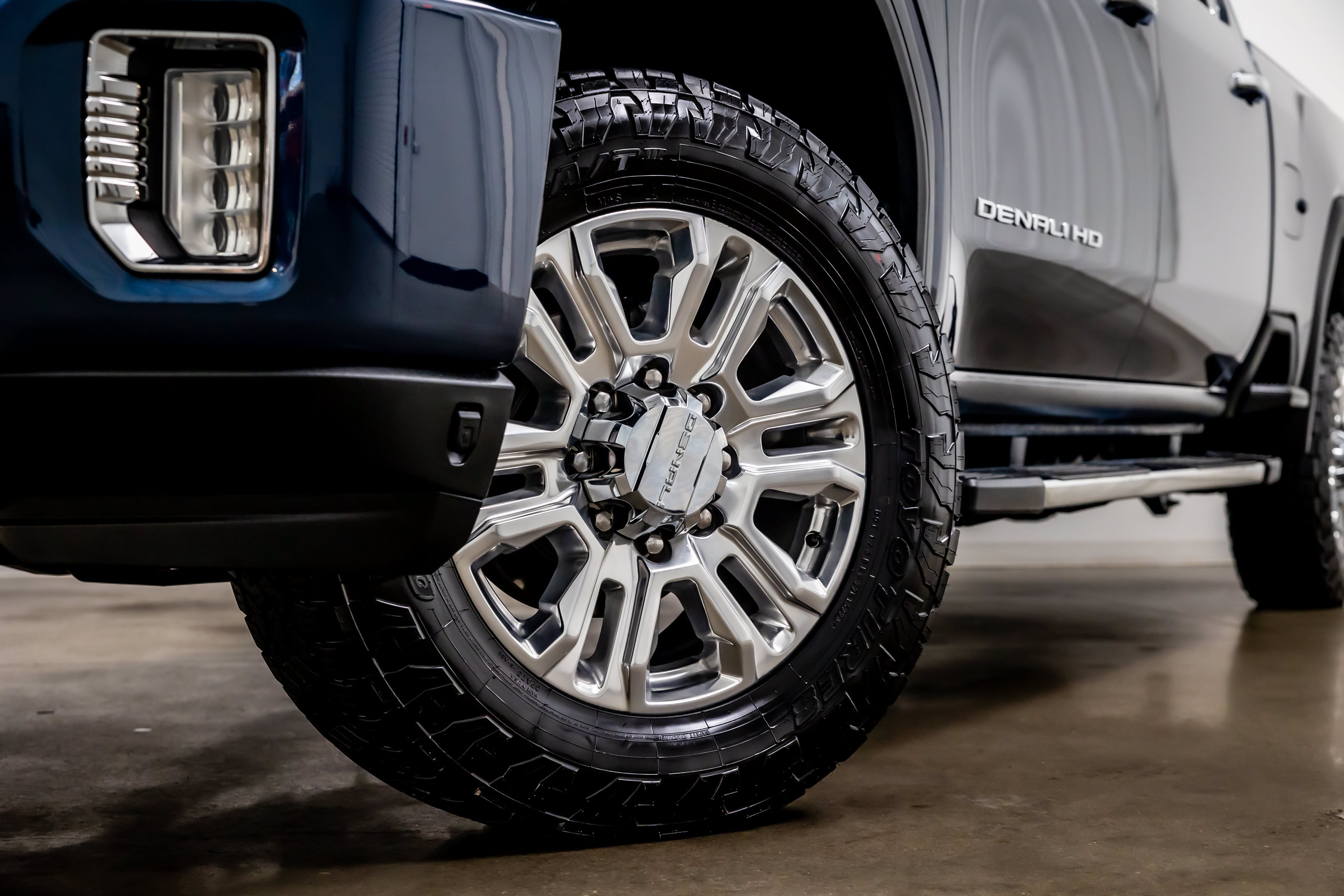 Used 2021 GMC Sierra 2500 Denali w/ Denali Ultimate Package AWD/4WD image 25