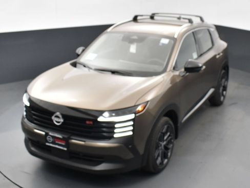 New 2026 Nissan Kicks SR w/ Illumination Package AWD/4WD image 46