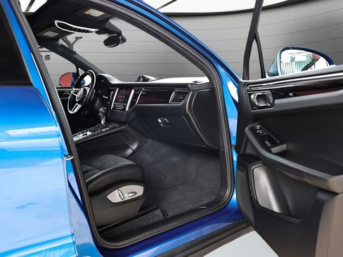 Used 2018 Porsche Macan image 56