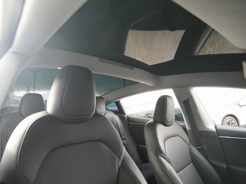Used 2025 Tesla Model 3 Long Range image 21