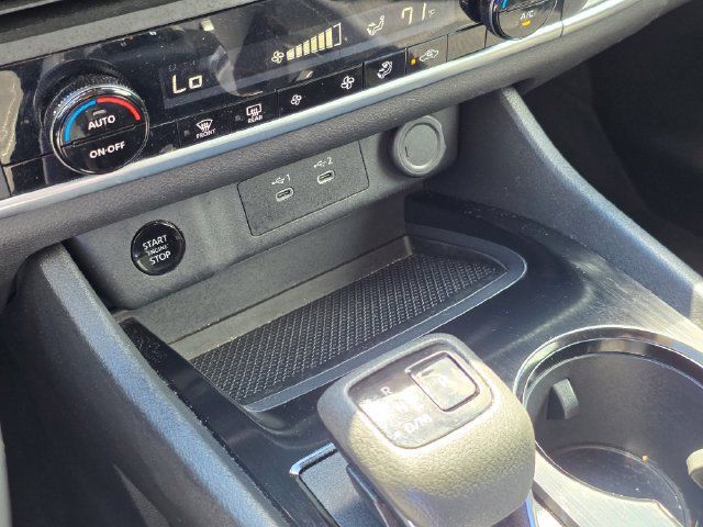 Used 2025 Nissan Rogue SV AWD/4WD image 26