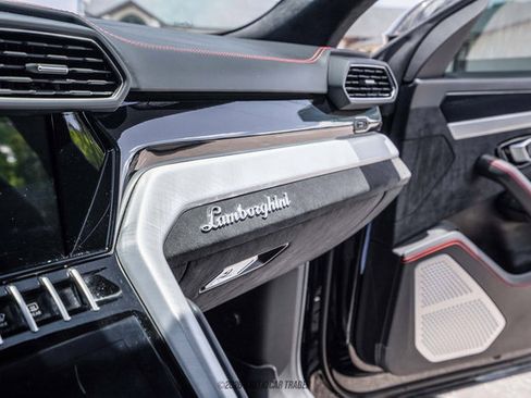 Used 2021 Lamborghini Urus AWD/4WD image 37