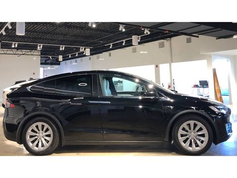 Used 2018 Tesla Model X 100D image 10