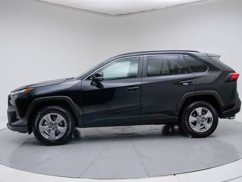 Used 2025 Toyota RAV4 XLE AWD/4WD image 11