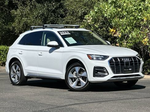 Certified 2023 Audi Q5 Premium AWD/4WD image 2