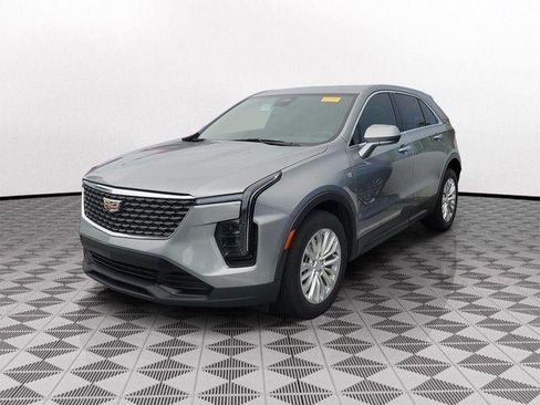Certified 2024 Cadillac XT4 Luxury FWD image 2