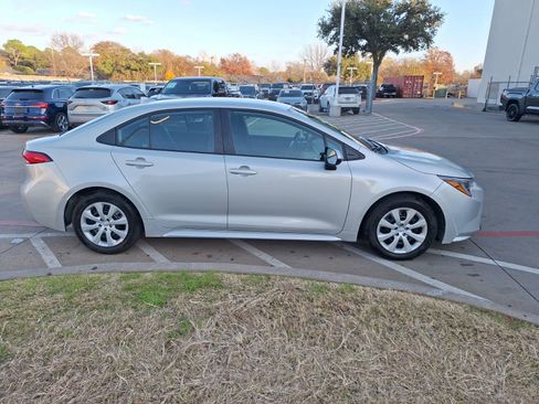 Used 2024 Toyota Corolla LE image 7