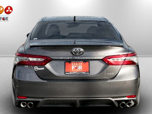 Used 2018 Toyota Camry XSE image 6