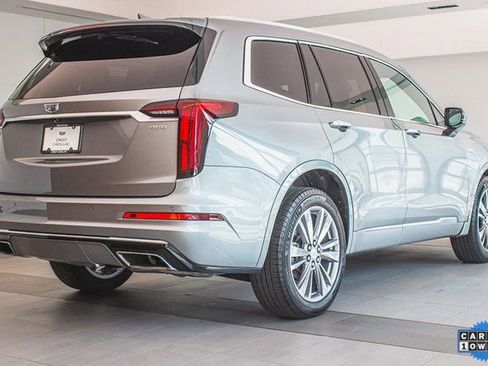 Used 2024 Cadillac XT6 Premium Luxury image 6