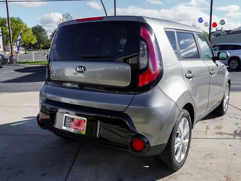 Used 2016 Kia Soul + FWD image 8