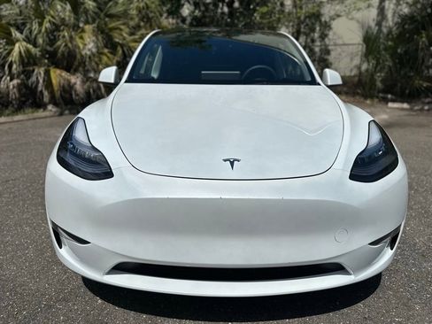 Used 2023 Tesla Model Y Long Range image 3