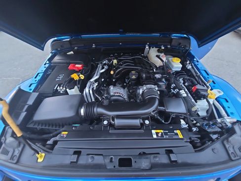 Used 2022 Jeep Wrangler Unlimited Sahara AWD/4WD image 31