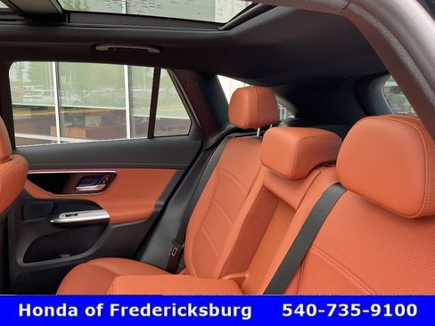 Used 2025 Mercedes-Benz GLC 300 4MATIC image 28